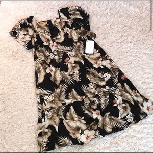 Aloha Mo’i MuuMuu Hawaiian Dress